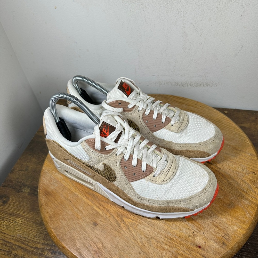 Nike Air Max 90 SE Womens 9 Sanddrift Hemp Snakeskin DX9502-100 Sneakers